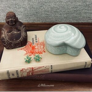 Celadon SeaShell Jewelry Box – Vintage Porcelain Clam Trinket